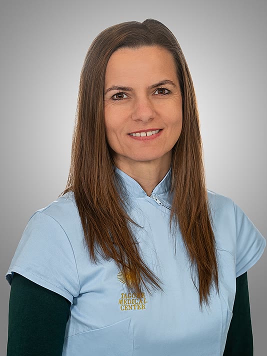 Halász Henrietta